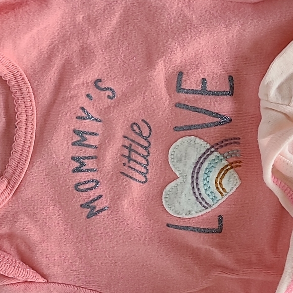 (4) Bodysuits 3-6m - Picture 3 of 9